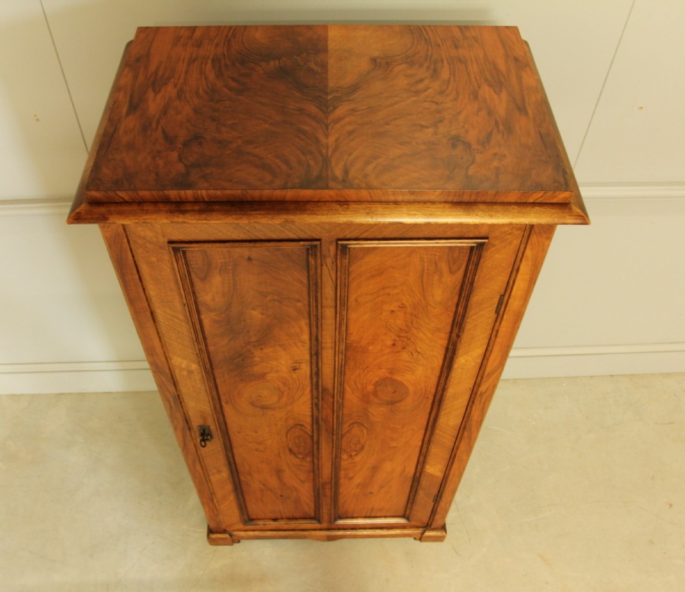 An Exquisite Swedish Neo-Renaissance Burr Walnut Wardrobe. View VII
