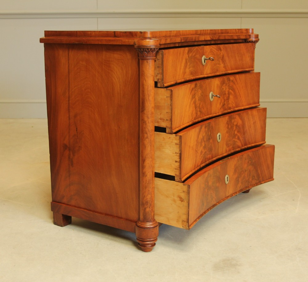 Elegant 19th-Century Swedish concave Mahogany Chest of Drawers View V