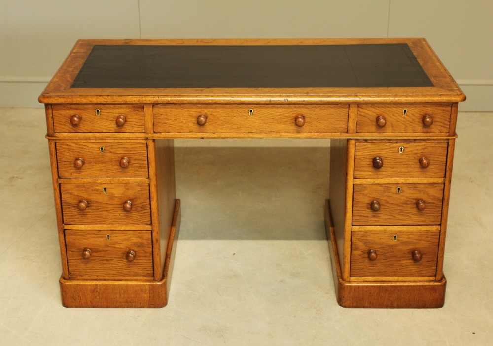 A Victorian Oak Twin Pedestal Desk
