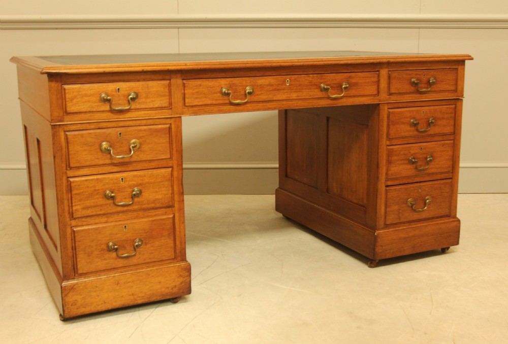 Early 20th Century Mahogany Banker's Desk View VII