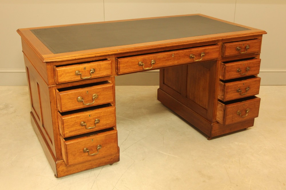 Early 20th Century Mahogany Banker's Desk View VIII