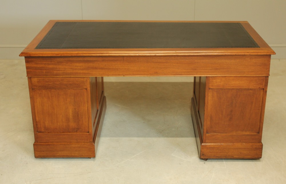 Early 20th Century Mahogany Banker's Desk View X