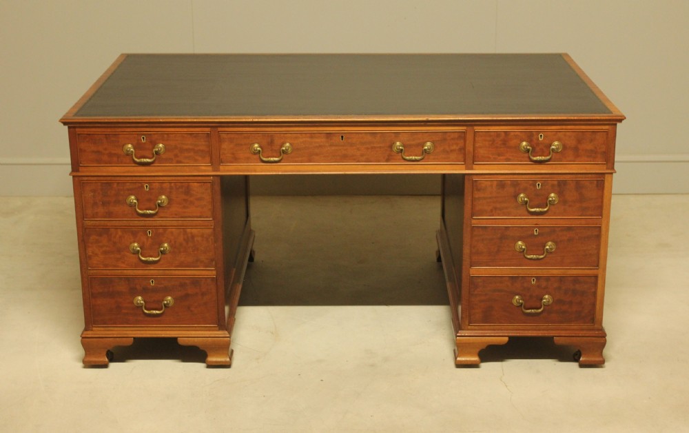 Early 20th Century Mahogany Banker’s Partners Desk
