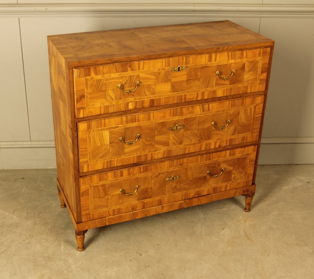 Early 19th‑Century walnut Danish Chest of Drawers View V