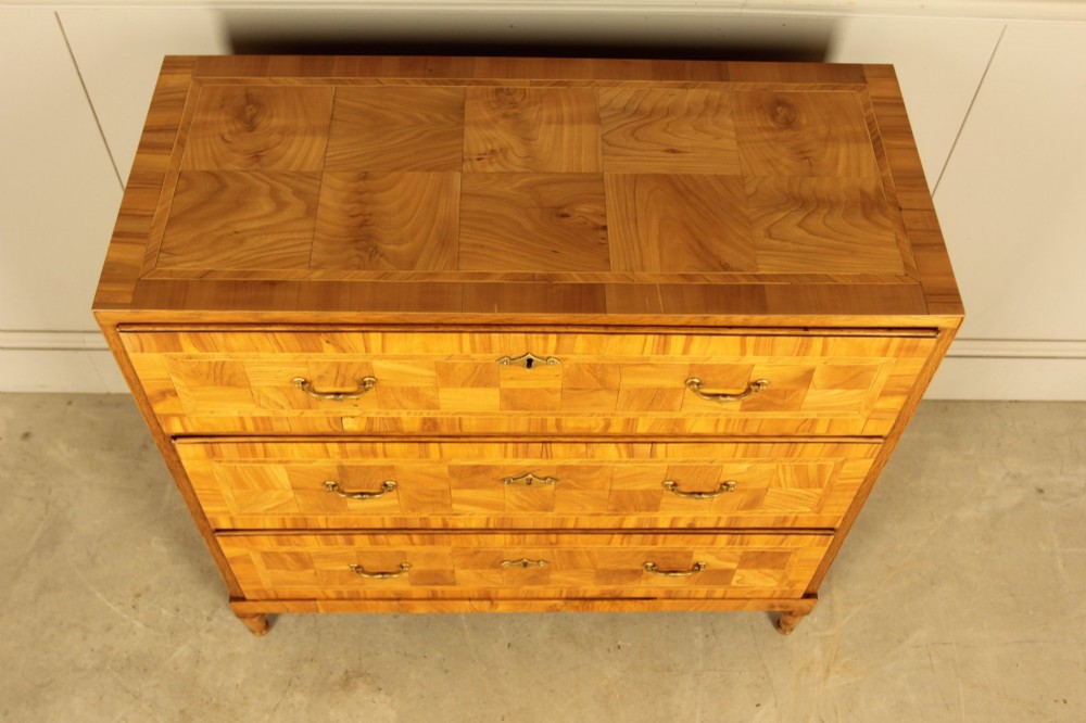 Early 19th‑Century walnut Danish Chest of Drawers View VII