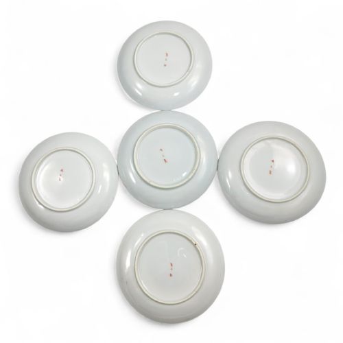 CHINESE EXPORT THOUSAND LOHAN SET OF FIVE CUPS SAUCERS LATE 19TH CENTURY - ADDITIONAL PHOTO 3