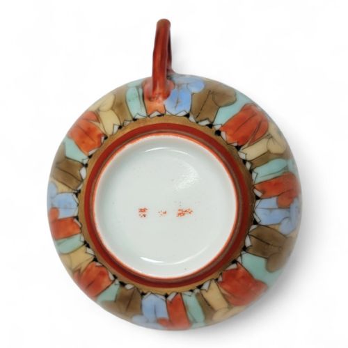 CHINESE EXPORT THOUSAND LOHAN SET OF FIVE CUPS SAUCERS LATE 19TH CENTURY - ADDITIONAL PHOTO 9