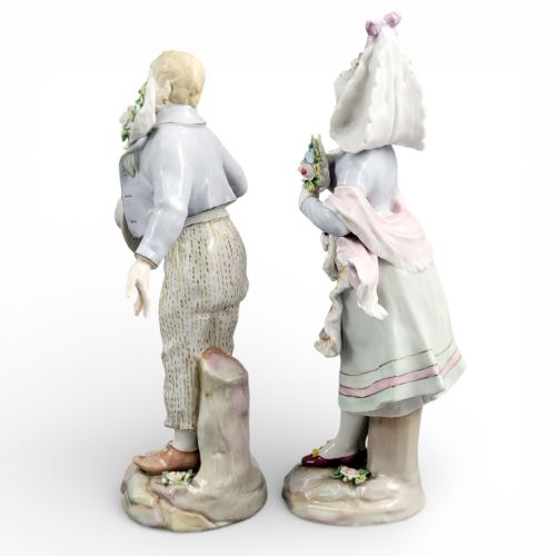 LATE 19TH CENTURY VOLKSTEDT PORCELAIN FIGURES GERMAN PAIR - ADDITIONAL PHOTO 2