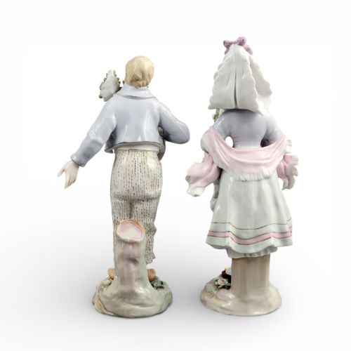 LATE 19TH CENTURY VOLKSTEDT PORCELAIN FIGURES GERMAN PAIR - ADDITIONAL PHOTO 3