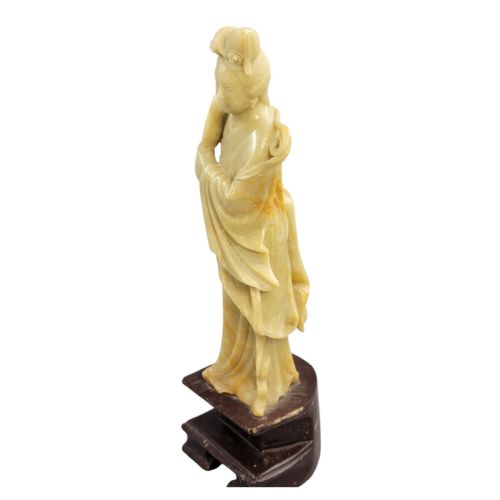 CHINESE SOAPSTONE FIGURE OF GUANYIN HOLDING A ROUND FAN C 1910 - ADDITIONAL PHOTO 3