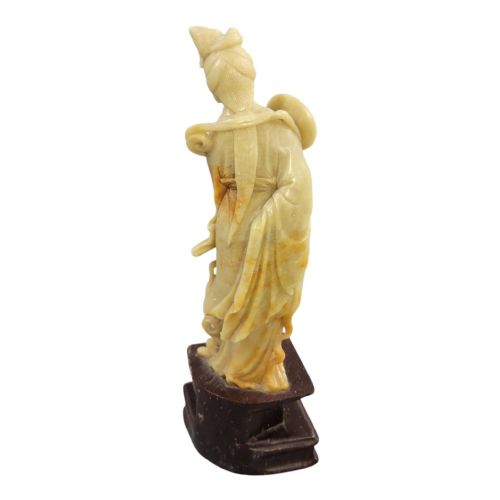 CHINESE SOAPSTONE FIGURE OF GUANYIN HOLDING A ROUND FAN C 1910 - ADDITIONAL PHOTO 4