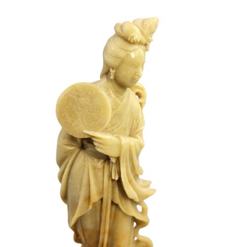 CHINESE SOAPSTONE FIGURE OF GUANYIN HOLDING A ROUND FAN C 1910 - ADDITIONAL PHOTO 7