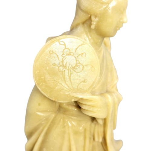 CHINESE SOAPSTONE FIGURE OF GUANYIN HOLDING A ROUND FAN C 1910 - ADDITIONAL PHOTO 13