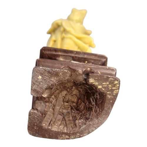 CHINESE SOAPSTONE FIGURE OF GUANYIN HOLDING A ROUND FAN C 1910 - ADDITIONAL PHOTO 15