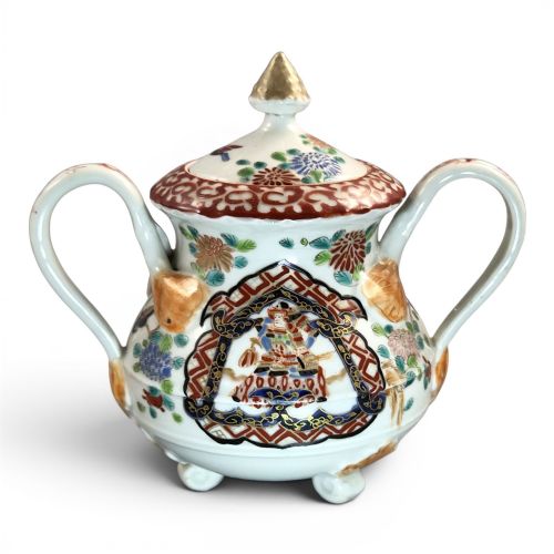 JAPANESE IMARI PORCELAIN SUGAR BOWL WITH SAMURAI FUKAGAWA MARK CIRCA 18701880