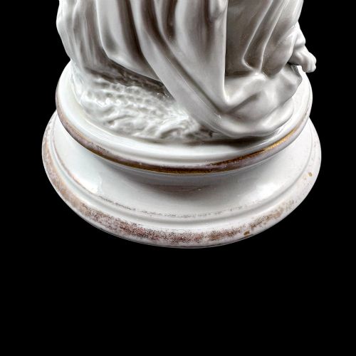 PAIR OF VICTORIAN PORCELAIN FIGURAL CANDLESTICKS POSSIBLY SUTHERLAND SONS STAFFORDSHIRE - ADDITIONAL PHOTO 10