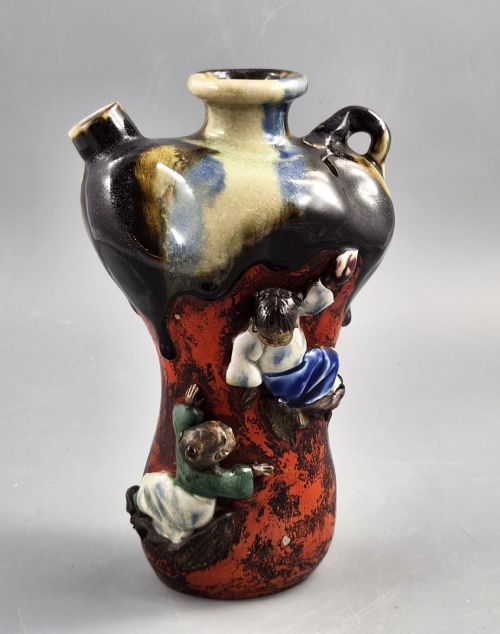 Japanese Sumida Gawa Pottery Vase, in the Tradition of Inoue Ryosai, Meiji–Taishō Period (circa 1900–1920)