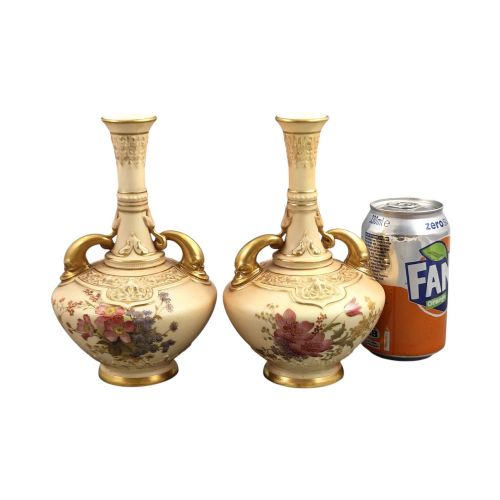 ROYAL WORCESTER PAIR OF DOLPHIN HANDLED BLUSH IVORY VASES 1902 AND 1903 - ADDITIONAL PHOTO 4