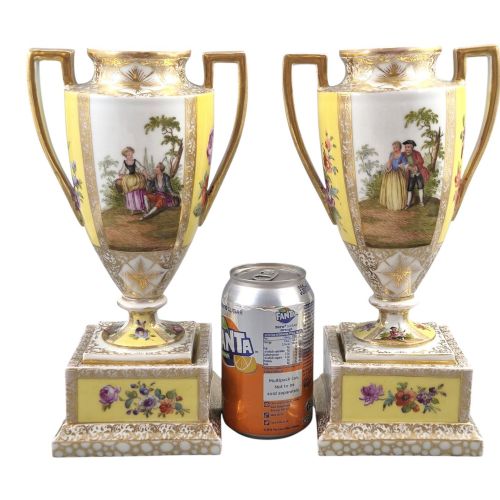 PAIR OF HELENA WOLFSOHN DRESDEN ROYAL YELLOW PORCELAIN URNS C18791883 - ADDITIONAL PHOTO 4