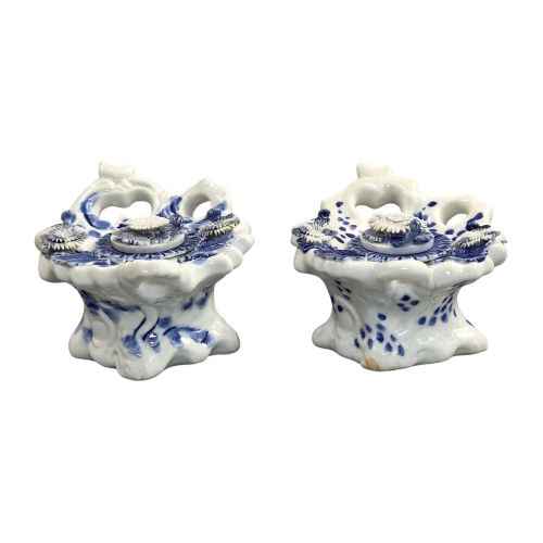 PAIR OF HIRADO MIKAWACHI PORCELAIN INKWELLS WITH CHRYSANTHEMUM DECORATION C18501880 - ADDITIONAL PHOTO 3