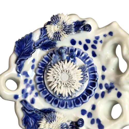 PAIR OF HIRADO MIKAWACHI PORCELAIN INKWELLS WITH CHRYSANTHEMUM DECORATION C18501880 - ADDITIONAL PHOTO 12