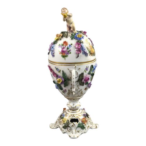 fig 2. Carl Thieme Potschappel Dresden Covered Potpourri Urn with Blütenbelag, c.1901