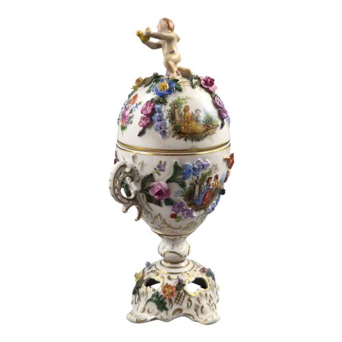 fig 3. Carl Thieme Potschappel Dresden Covered Potpourri Urn with Blütenbelag, c.1901