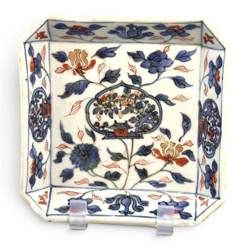 CHINESE IMARI PORCELAIN CHAMFERED SQUARE BOWL KANGXI PERIOD C17001720