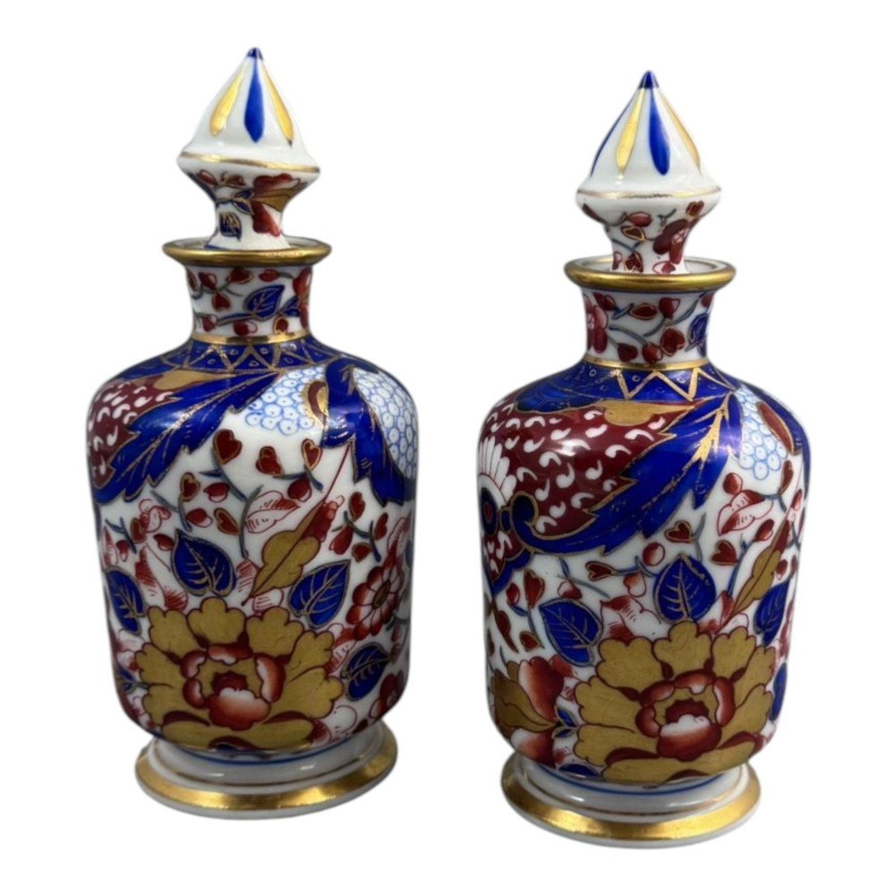 Pair of Dresden porcelain perfume bottles in the Imari taste, c. 1890–1910 View III