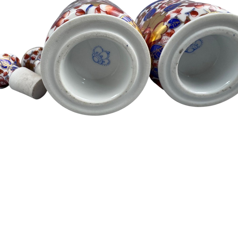 Pair of Dresden porcelain perfume bottles in the Imari taste, c. 1890–1910 View VIII