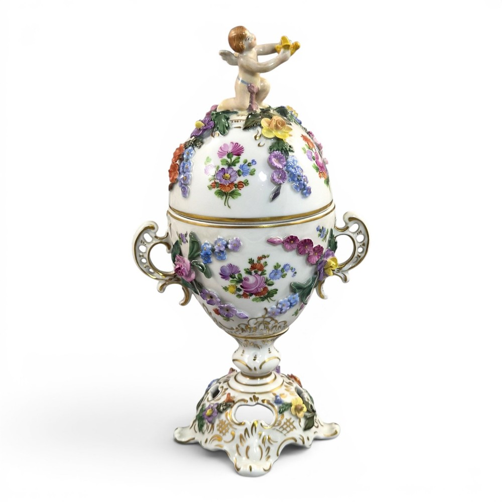 Carl Thieme Potschappel Dresden Covered Potpourri Urn with Blütenbelag, c.1901