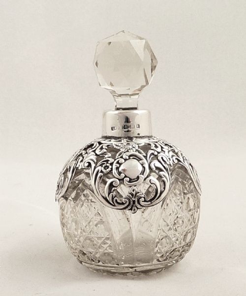 Antique Edwardian Cut Glass & Sterling Silver Perfume / Scent Bottle 1909