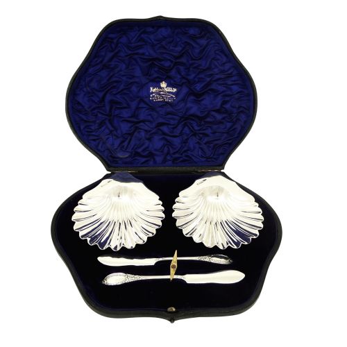 Pair of Antique Edwardian Sterling Silver Shell Dishes & Knives in Case - Mappin & Webb 1906