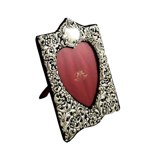 Lovely Antique Sterling Silver 'Heart' Photo Frame 1901