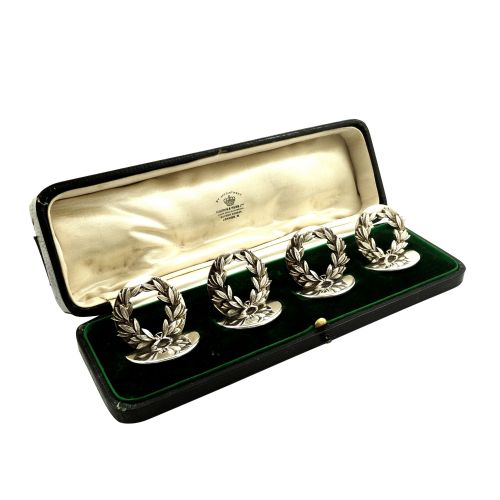 Set 4 Antique Sterling Silver Laurel Wreath Menu Holders in Case 1913 - Mappin & Webb