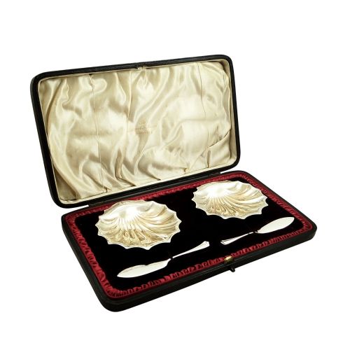 Pair of Antique Edwardian Sterling Silver Shell Butter Dishes in Case 1907