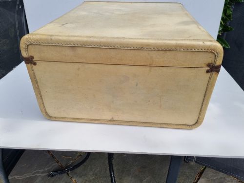 ANTIQUE VELLUM LEATHER WEEKEND CASE C1920 46CM X 40CM IN EXCELLENT CONDITION - ADDITIONAL PHOTO 3
