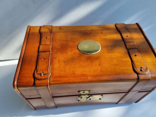 fig 1. Cedar wood cigar humidor hand-made to look like a leather trunk 26cm