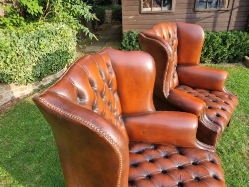 PAIR ANTIQUE GEORGE LLL STYLE LEATHER CHESTERFIELD WING ARMCHAIRS - ADDITIONAL PHOTO 7