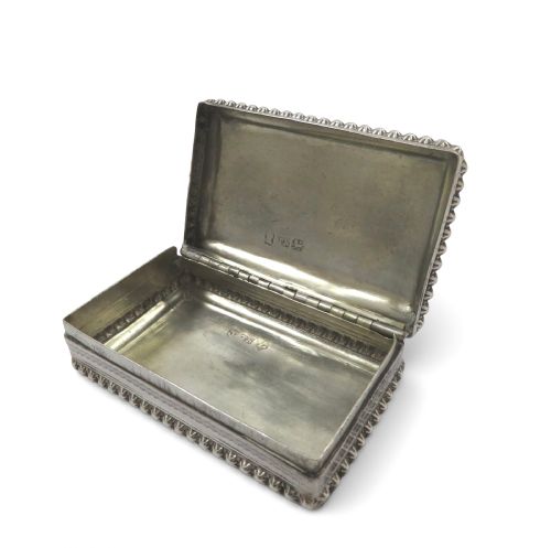 ANTIQUE GEORGIAN STERLING SILVER SNUFF BOX 1823 - ADDITIONAL PHOTO 2