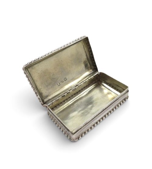 ANTIQUE GEORGIAN STERLING SILVER SNUFF BOX 1823 - ADDITIONAL PHOTO 6
