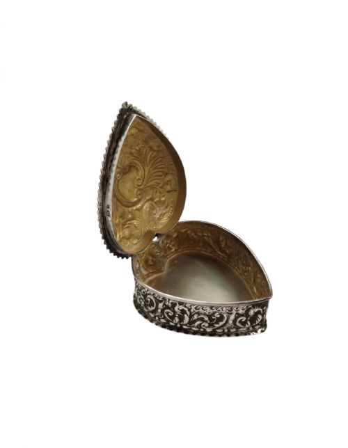 ANTIQUE VICTORIAN STERLING SILVER 'HEART' TRINKET BOX 1900 - ADDITIONAL PHOTO 4