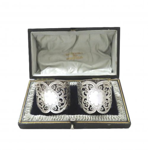 PAIR OF ANTIQUE EDWARDIAN STERLING SILVER PIERCED NAPKIN RINGS IN CASE 1909 - ADDITIONAL PHOTO 7
