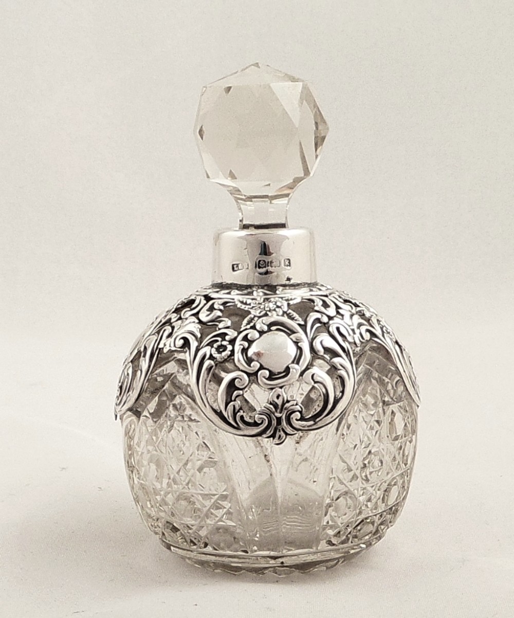 Antique Edwardian Cut Glass & Sterling Silver Perfume / Scent Bottle 1909