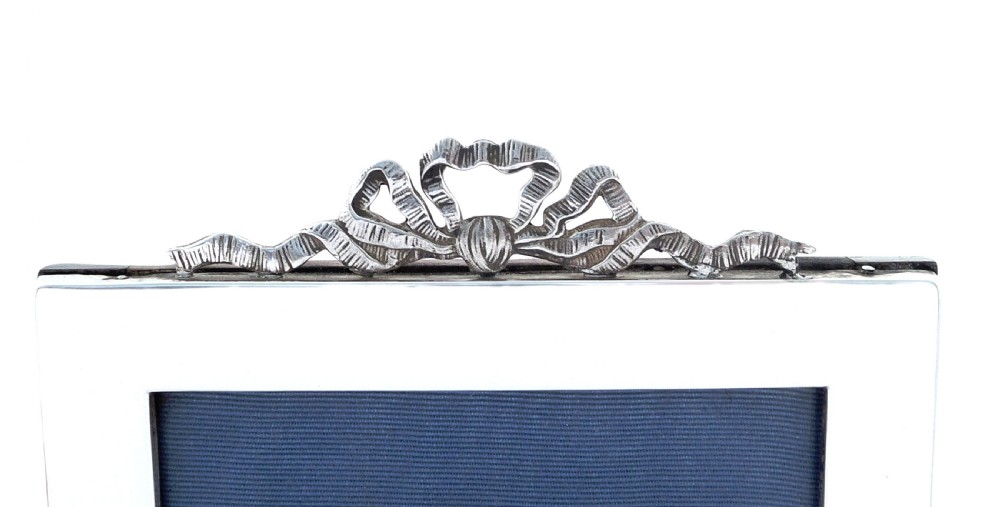 Antique Edwardian Sterling Silver 'Bow/Ribbon' Photo Frame 1909 View VI