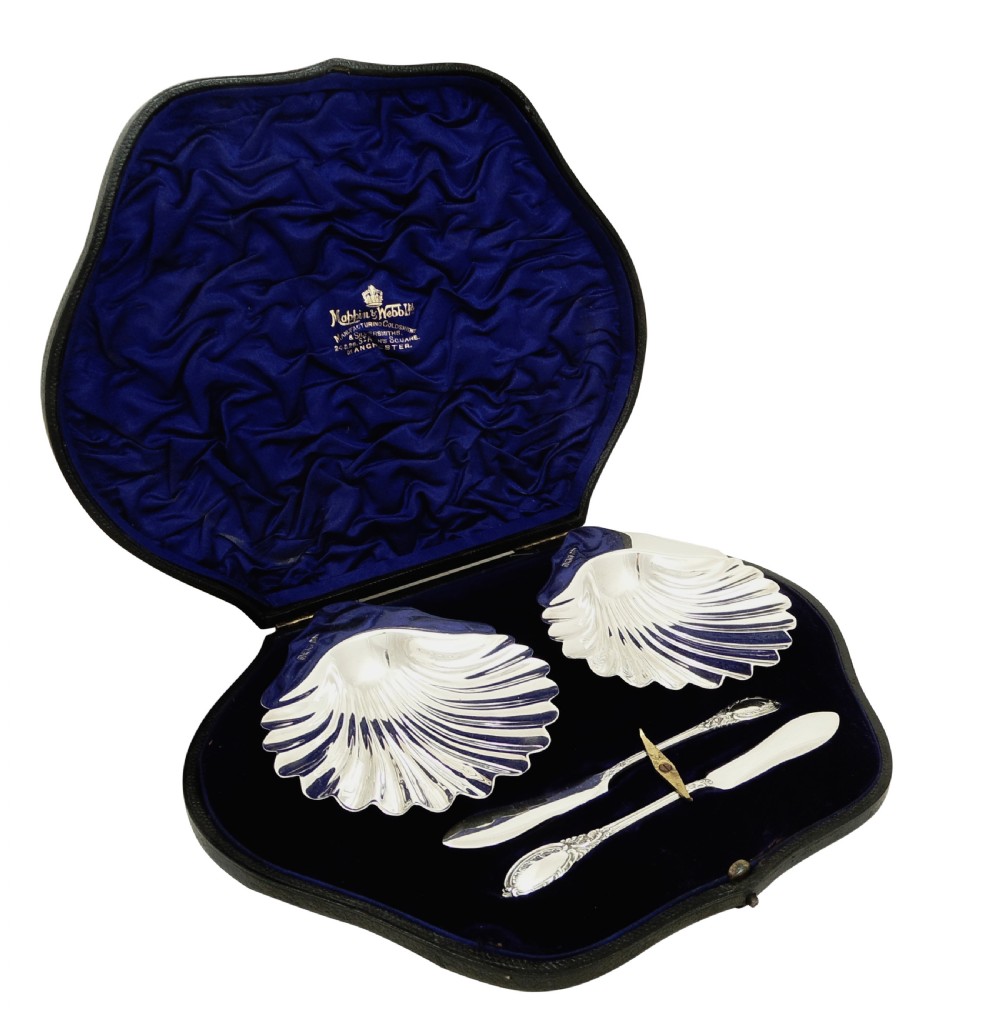 Pair of Antique Edwardian Sterling Silver Shell Dishes & Knives in Case - Mappin & Webb 1906 View IX