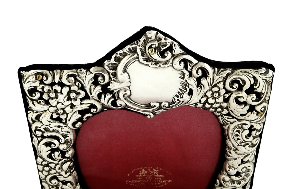 Lovely Antique Sterling Silver 'Heart' Photo Frame 1901 View III