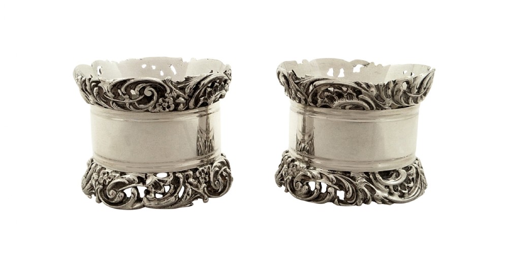 Pair of Antique Edwardian Sterling Silver Napkin Rings in Case 1902 View VIII