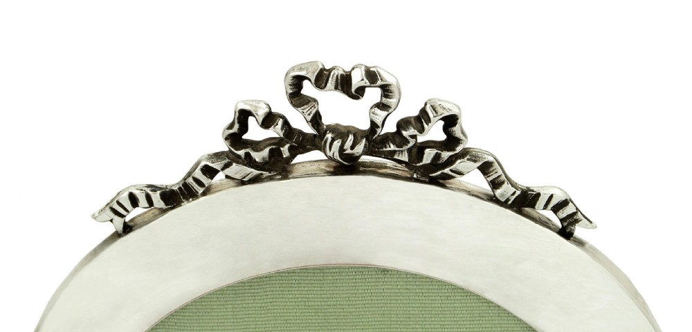 Antique Sterling Silver Circular Bow / Ribbon Photo Frame 1921 View II