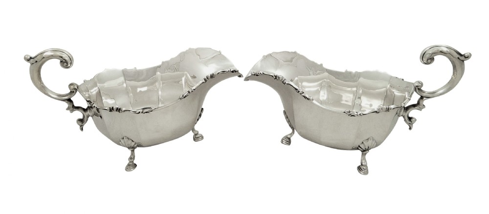Pair of Antique Sterling Silver Gravy Boats or Sauce Jugs 1930 View VI